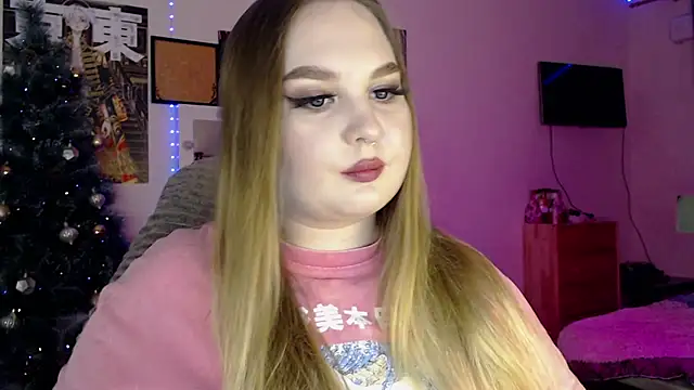 Snapshot of Greeenfriends6969 chatting on December 18, 4:02 pm Greeenfriends6969 online show from December 18, 4:02 pm