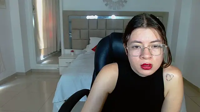 zoecruzz online show from November 8, 3:12 pm