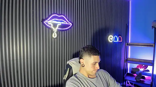 Jefer rick  online show from February 18, 8:38 pm