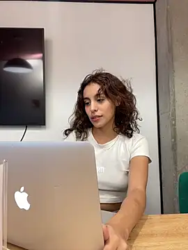 Katee Jones online show from February 12, 9:54 pm