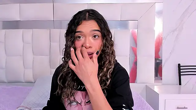 BritneyCollins online show from October 7, 12:02 pm