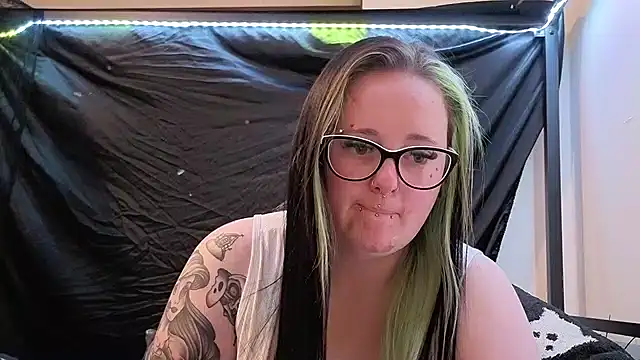 Bunny Cummings online show from April 19, 10:01 pm