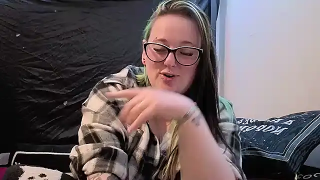 Bunny Cummings online show from April 21, 1:42 am