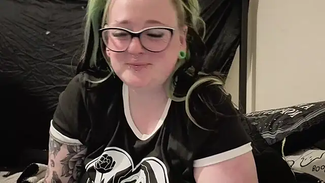 Bunny Cummings online show from April 25, 9:23 pm