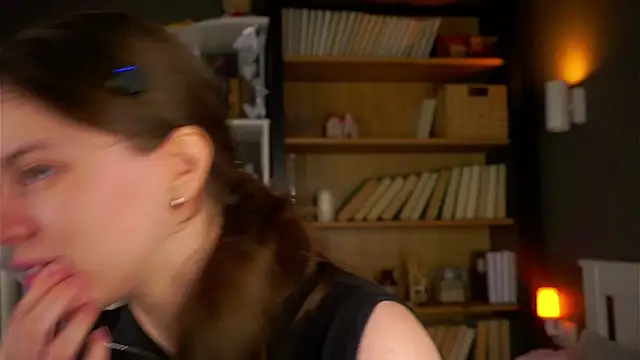 Snapshot of DarylBarks chatting on November 30, 1:20 am DarylBarks online show from November 30, 1:20 am