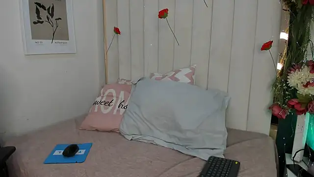 margot smith  online show from February 20, 12:38 pm