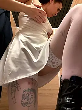 Holly Play online show from December 2, 3:25 pm