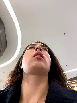 Holly Play online show from December 5, 3:28 pm