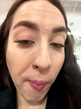 Holly Play online show from December 9, 9:17 am