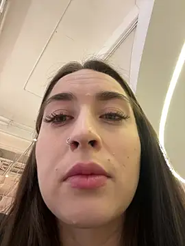 Holly Play online show from December 16, 9:35 am