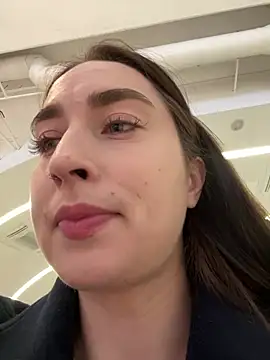 Holly Play online show from January 3, 9:15 am