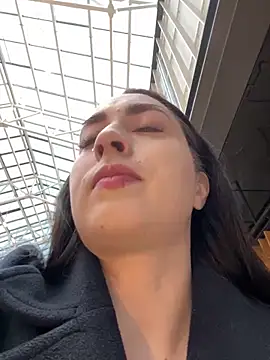 Holly Play online show from February 1, 8:29 am