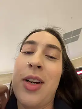 Holly Play online show from November 23, 12:05 pm