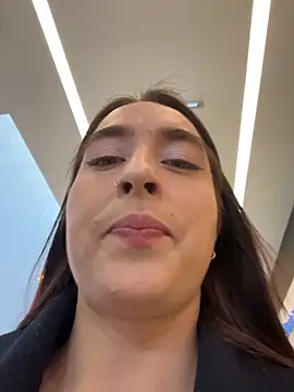 Holly Play online show from April 5, 1:19 pm