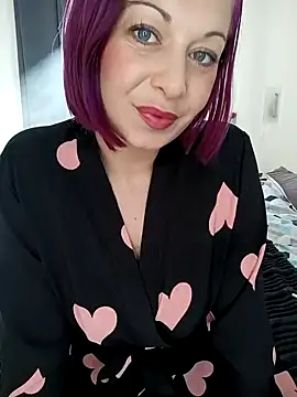 Chaudesquirt online show from January 17, 1:24 pm