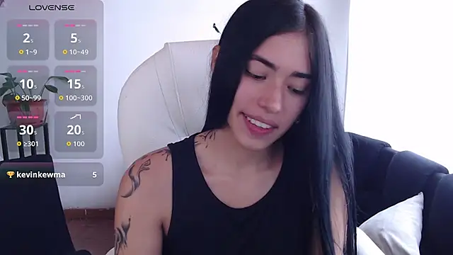 LESLIEBLACK  online show from August 5, 6:11 pm