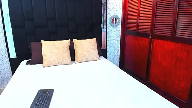 Isabella Flores online show from March 20, 3:02 am