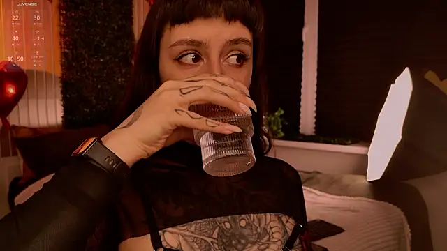 MichaellaMoon online show from February 13, 7:10 pm