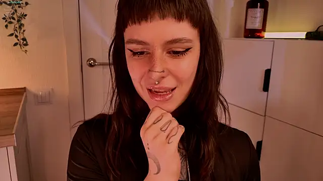 MichaellaMoon online show from April 19, 7:27 pm