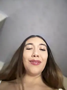 Iris lee online show from May 15, 3:35 am