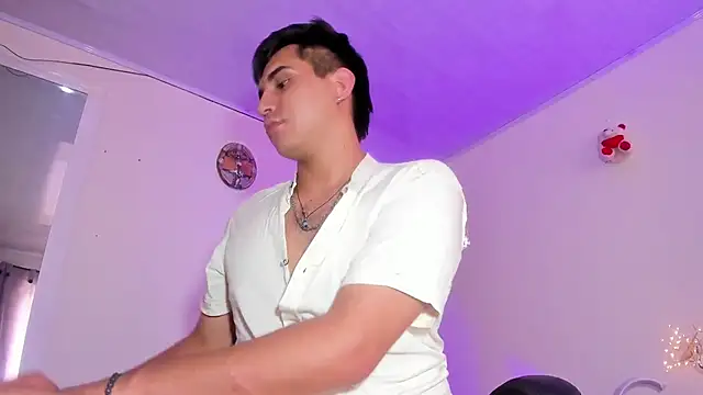 Chris Maddox online show from December 14, 5:18 am