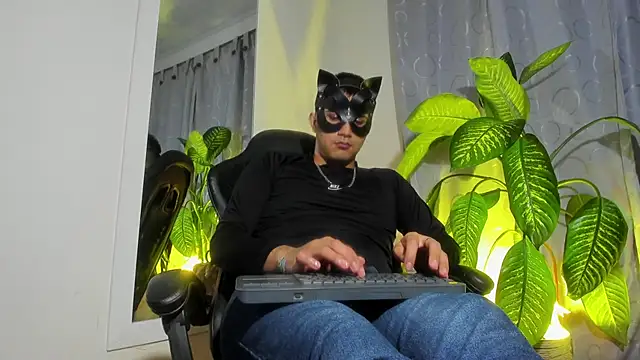 Chris Maddox online show from January 22, 4:34 am