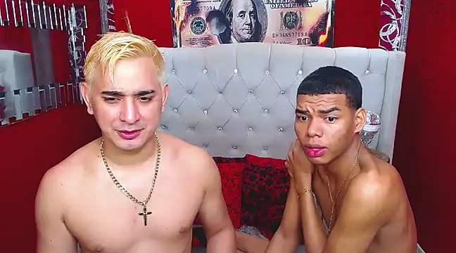 Snapshot of BOYSPEIN chatting on December 10, 11:51 pm BOYSPEIN online show from December 10, 11:51 pm