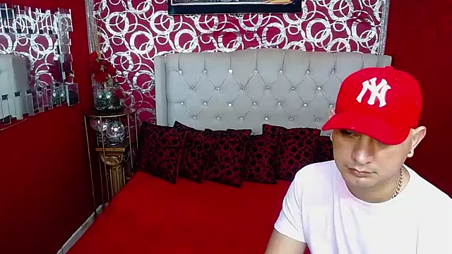 Snapshot of BOYSPEIN chatting on March 22, 10:49 am BOYSPEIN online show from March 22, 10:49 am