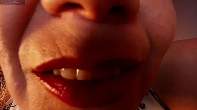 MelaniaKnauss online show from April 4, 8:28 pm