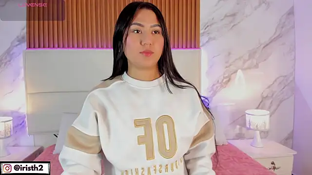 Iris Thompson  online show from April 17, 4:26 am