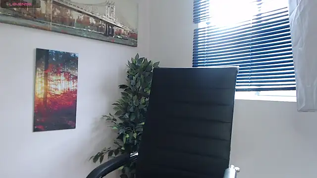 lucy diiaz online show from December 26, 7:05 pm