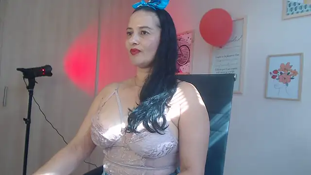 lucy diiaz online show from February 25, 7:58 pm