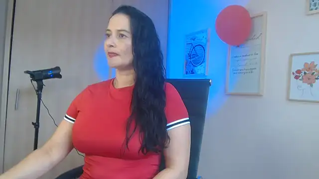 lucy diiaz online show from February 26, 8:22 pm