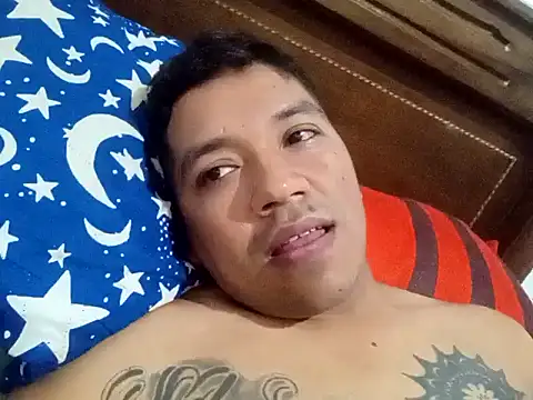 Snapshot of angelito0219 chatting on December 2, 12:51 pm angelito0219 online show from December 2, 12:51 pm