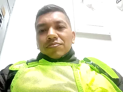 Snapshot of angelito0219 chatting on January 5, 4:14 am angelito0219 online show from January 5, 4:14 am