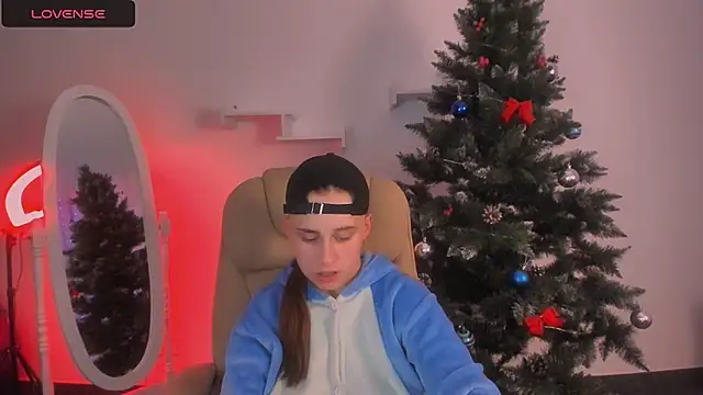 Dolly  Queen  online show from December 8, 11:19 pm