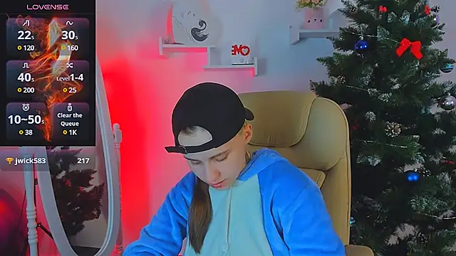 Dolly  Queen  online show from December 12, 11:25 pm