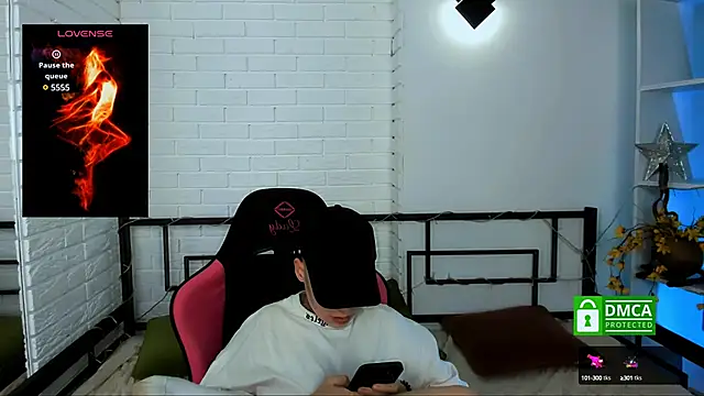 Dolly  Queen  online show from December 20, 2:19 am