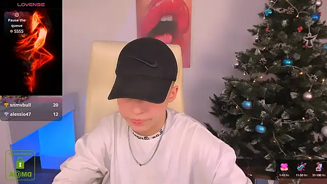 Dolly  Queen  online show from December 21, 2:41 am