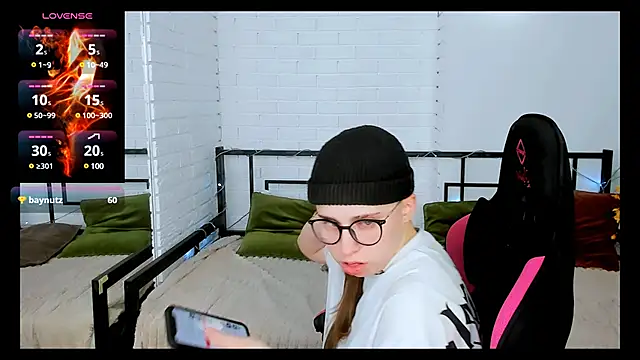 Dolly  Queen  online show from December 24, 2:21 am