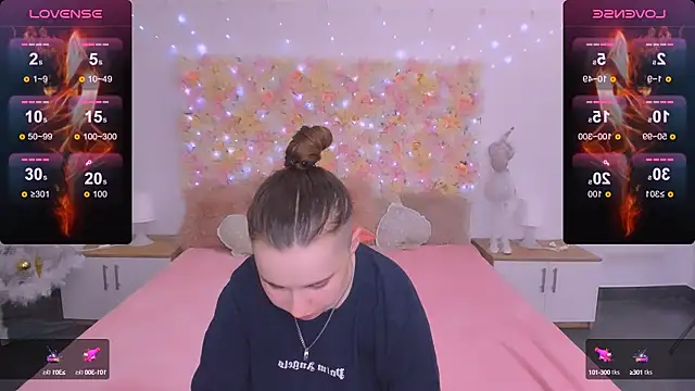 Dolly  Queen  online show from January 15, 9:09 pm