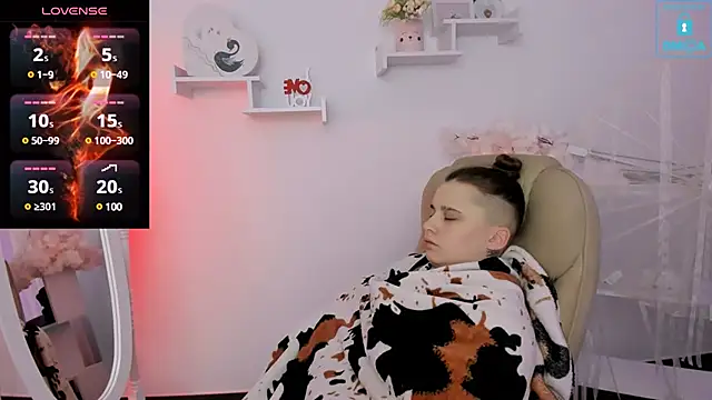 Dolly  Queen  online show from January 31, 12:17 am