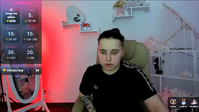 Dolly  Queen  online show from February 28, 11:56 pm