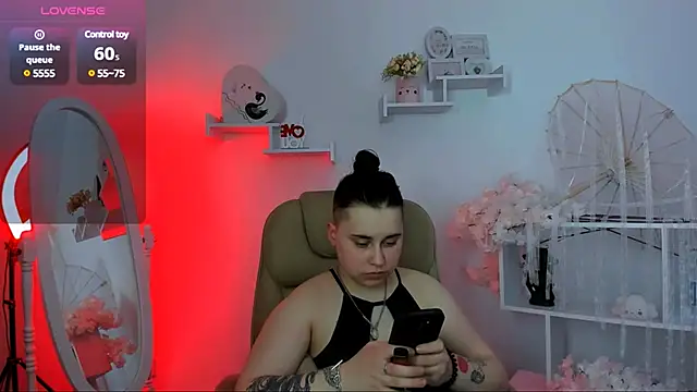 Dolly  Queen  online show from March 12, 12:10 am