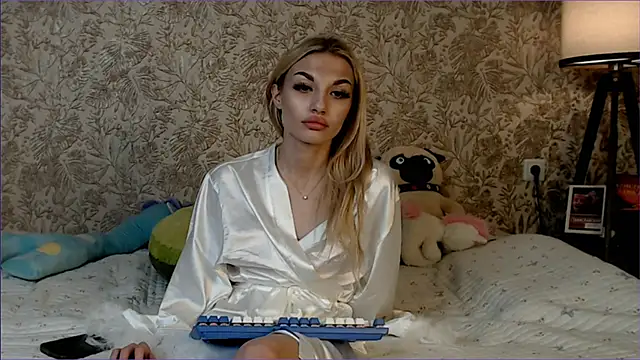 Ella Milla online show from December 16, 8:25 pm