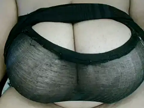 Hugetittiesxx2 online show from February 16, 3:37 am