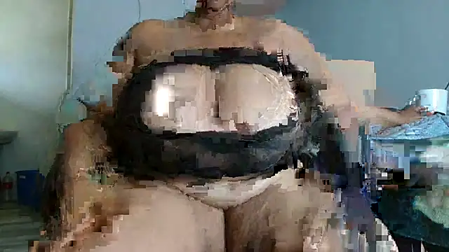 Hugetittiesxx2 online show from December 17, 5:24 am