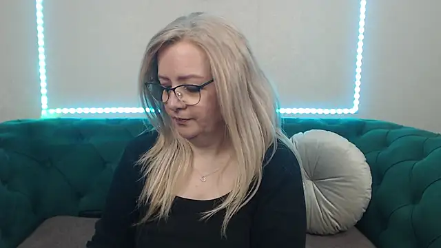 IvanaCharm online show from April 23, 3:52 am