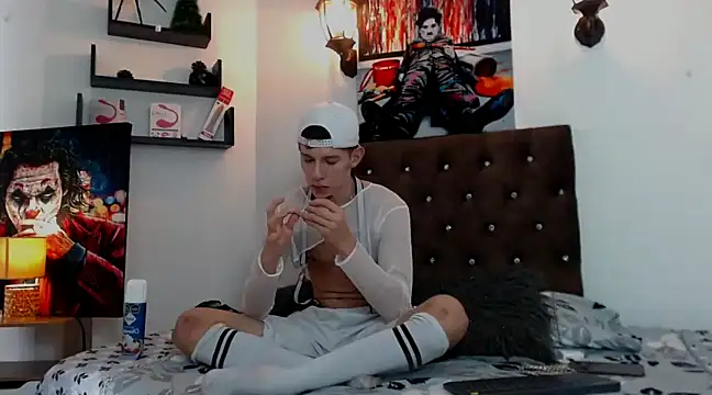 flowers18 online show from January 14, 8:26 pm