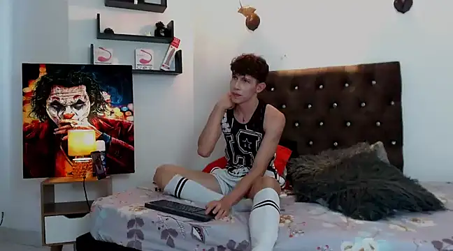 flowers18 online show from January 20, 9:32 pm